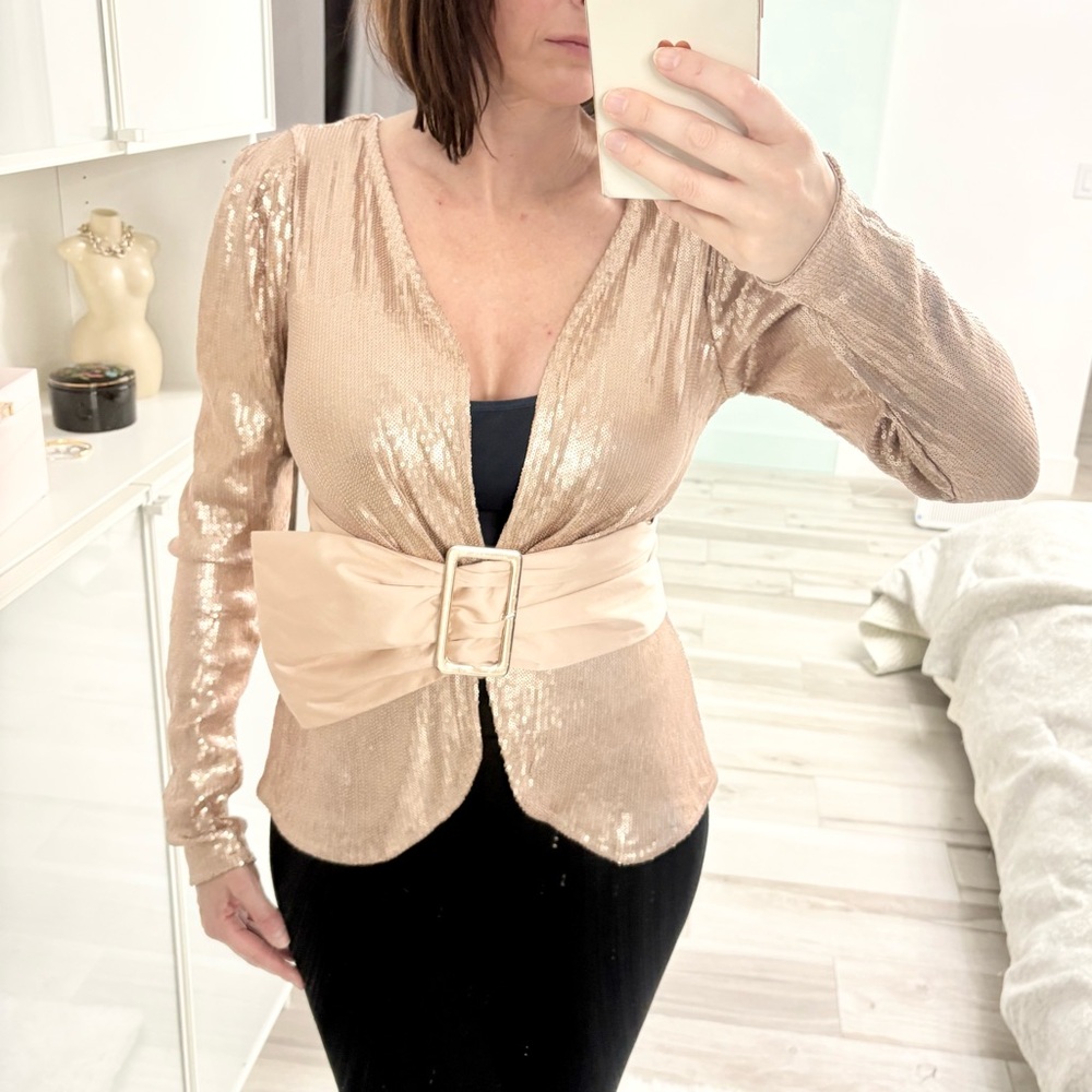 NWT VENUS Elegant Gold Sequin Top